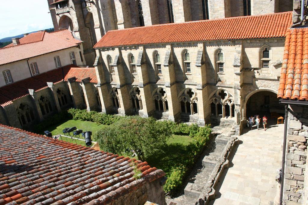 L'echo Et L'abbaye * La Chaise-Dieu